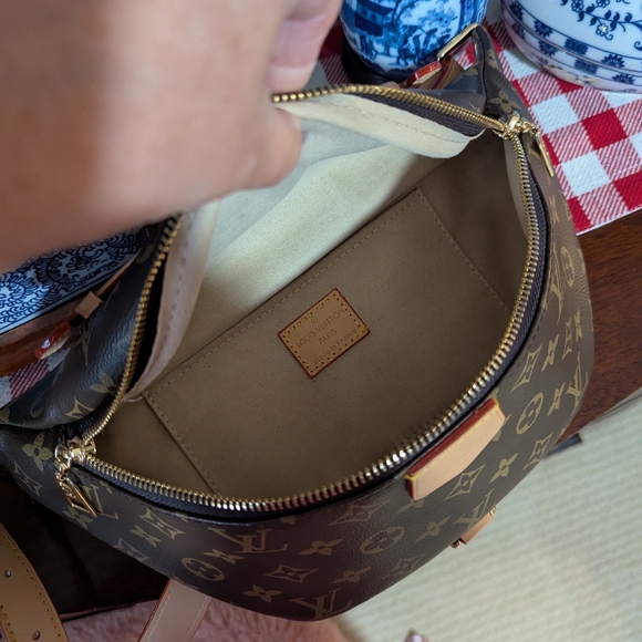 Bum Bag Boogie - Picture 2 of 7